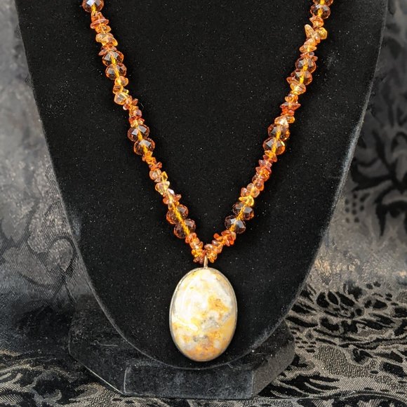 Vintage Amber Stone Pendant Necklace Hippie Spiritual Boho Chic Fashion Jewelry - Picture 6 of 16